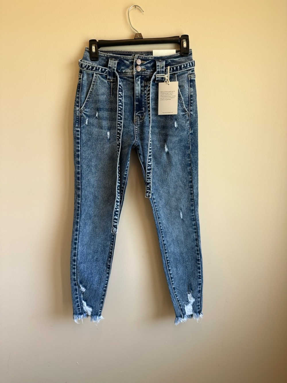 NWT Bohme Women Estilo Jeans 25 Medium Wash Skinny Leg Frayed Raw Hem Belted